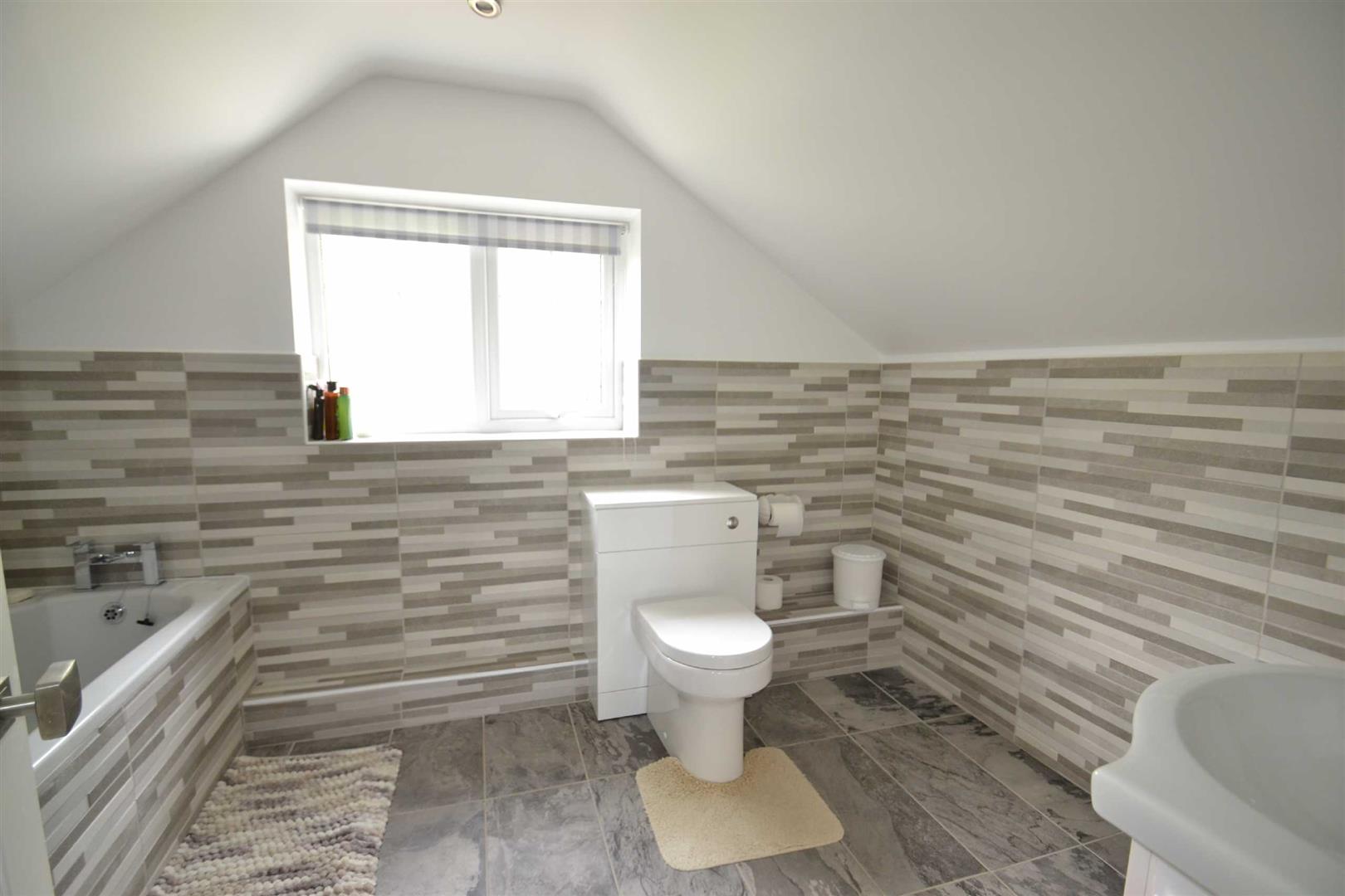 Photos of Glyn Garth Mews, Glyn Garth, Menai Bridge LL59 62348994