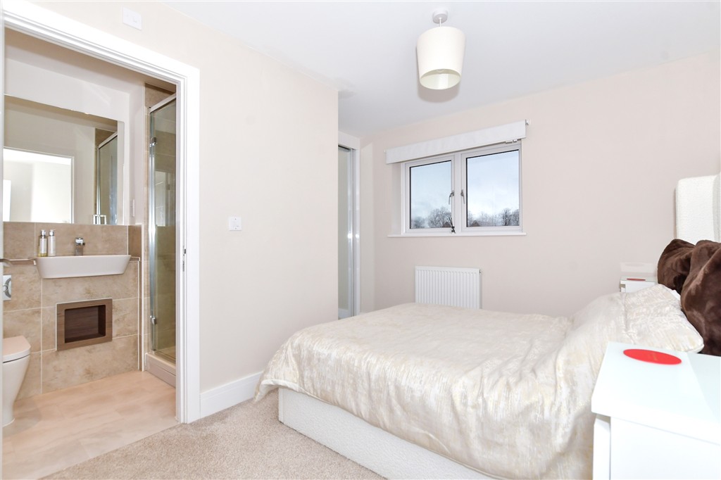 Eden Road Langley, Maidstone photo 5