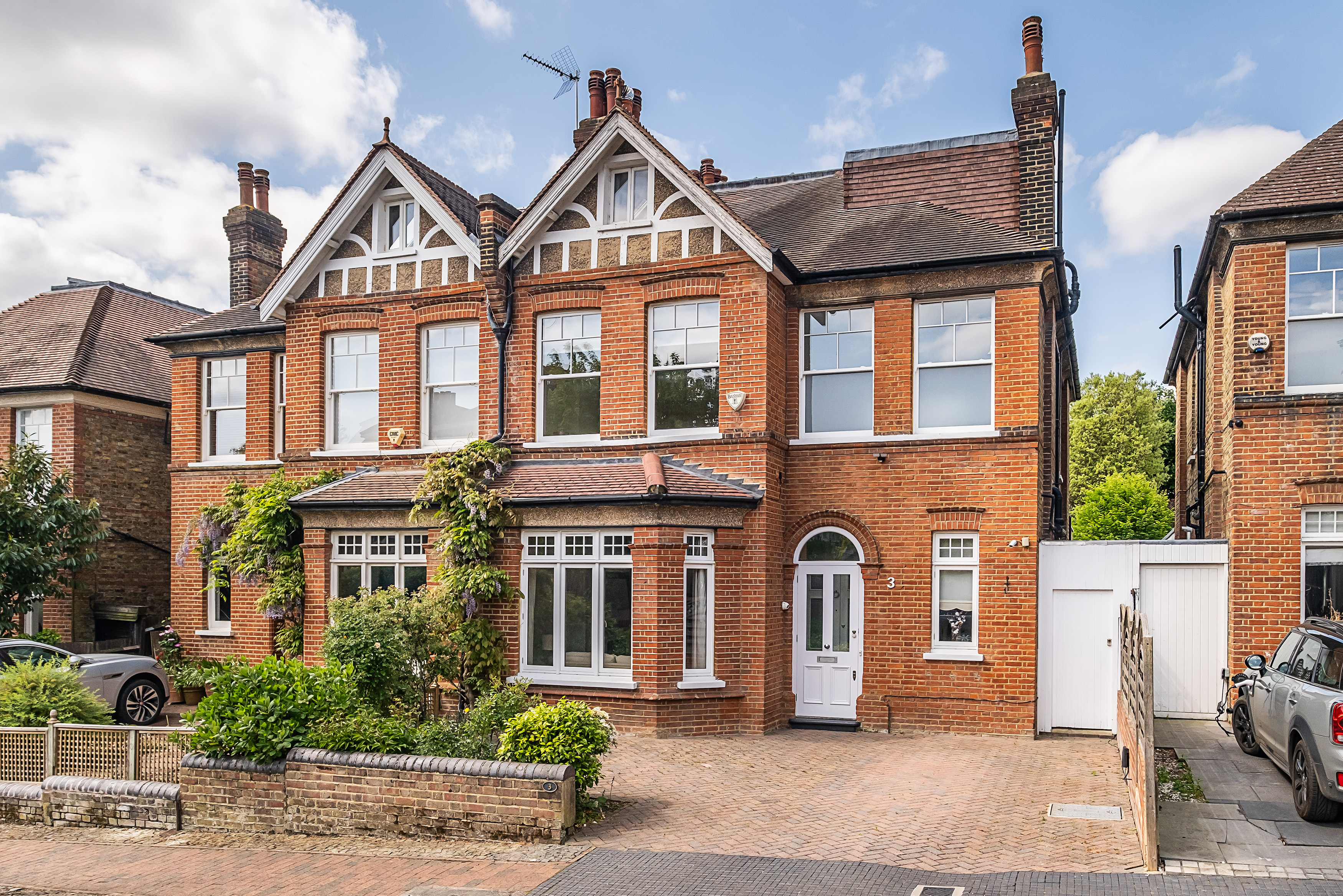 6 bedroom semi-detached house for sale 0
