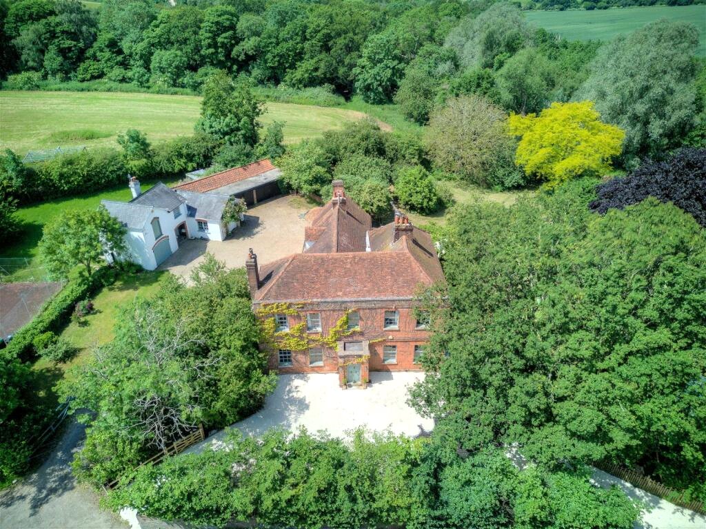 7 bedroom detached house for sale 0
