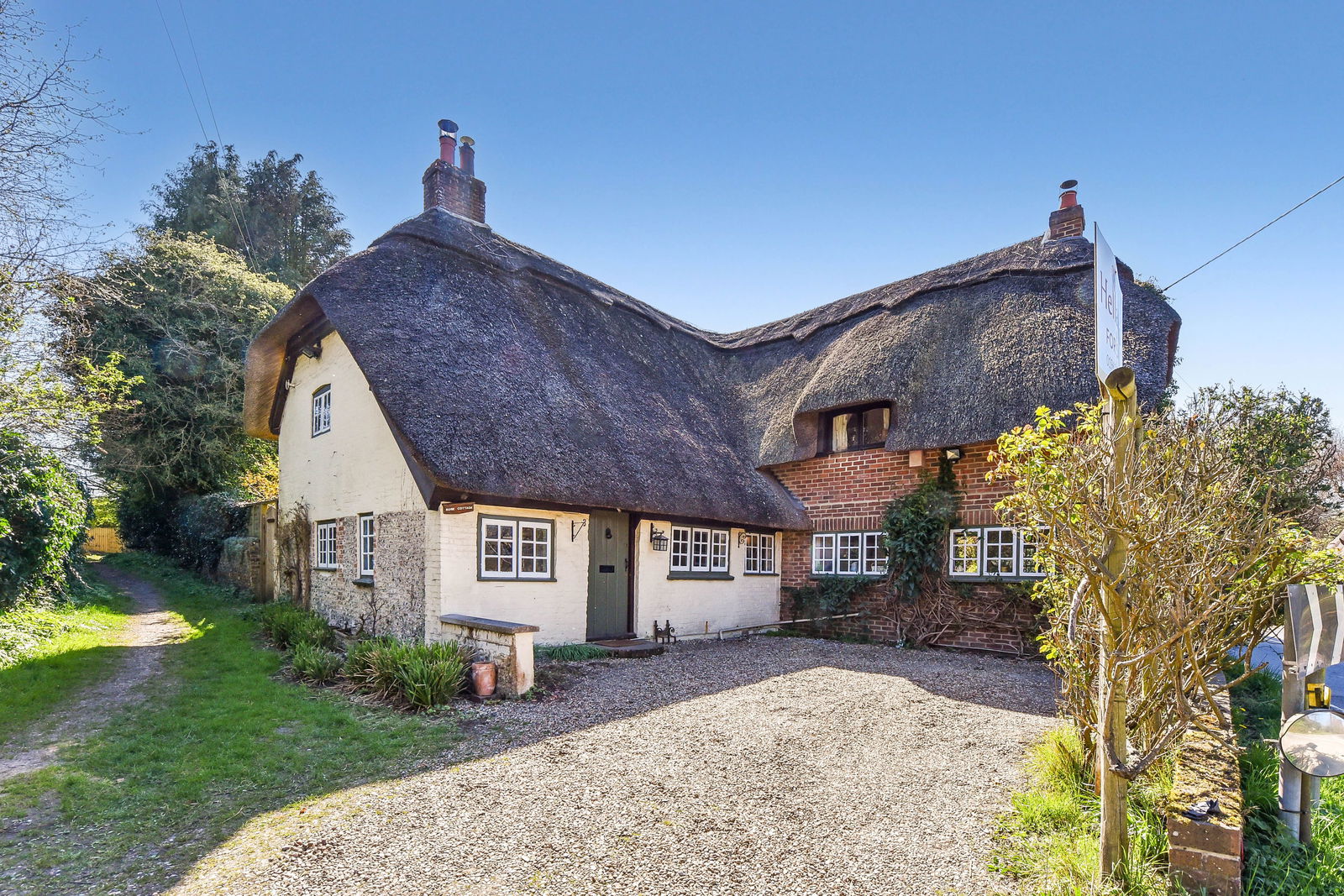 5 bedroom cottage for sale 0