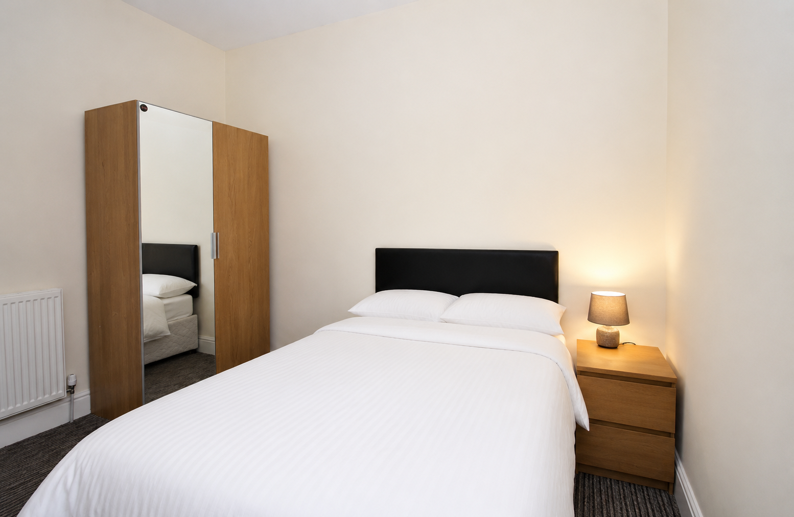 Room 3, 9 Carlton Road, Salford photo 4