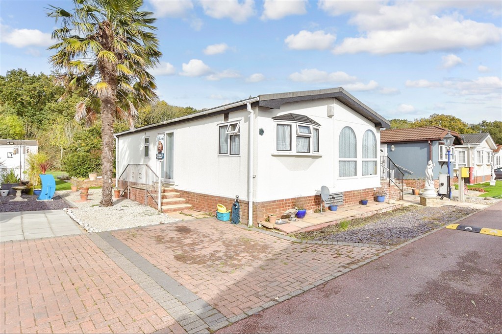 2-bed caravan on Bluebell Woods Park Broad Oak, Canterbury, £140,000