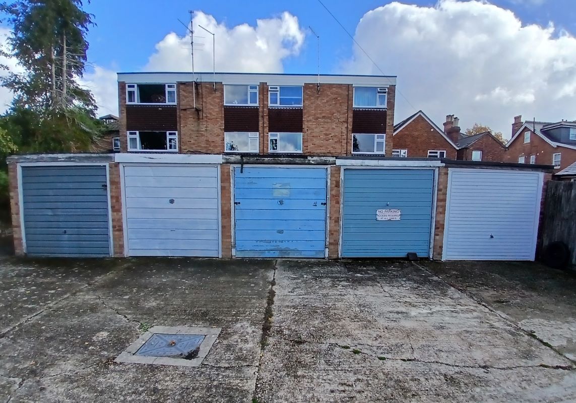 Alexandra Road, Farnborough photo 5