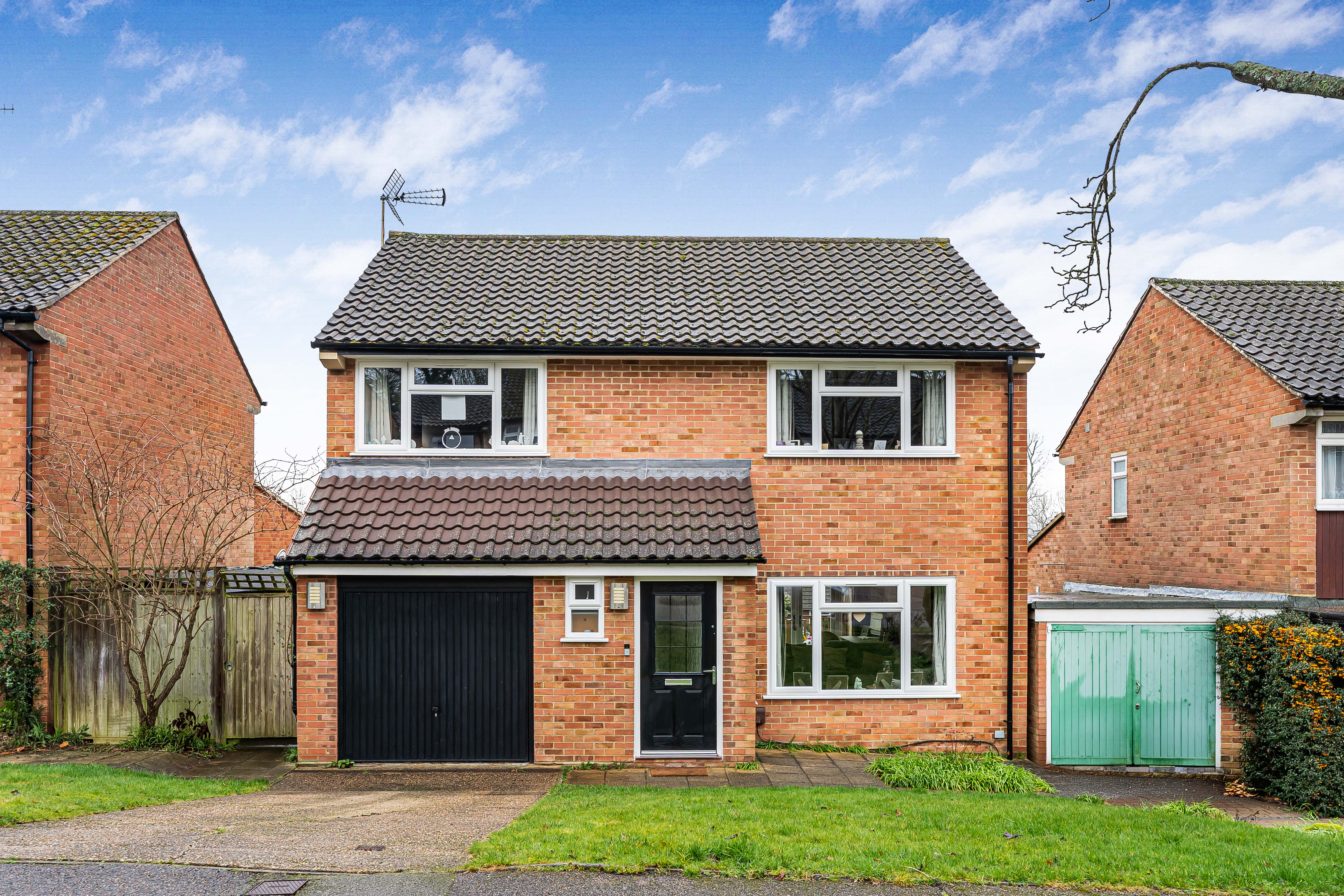 3 bedroom detached house for sale 0