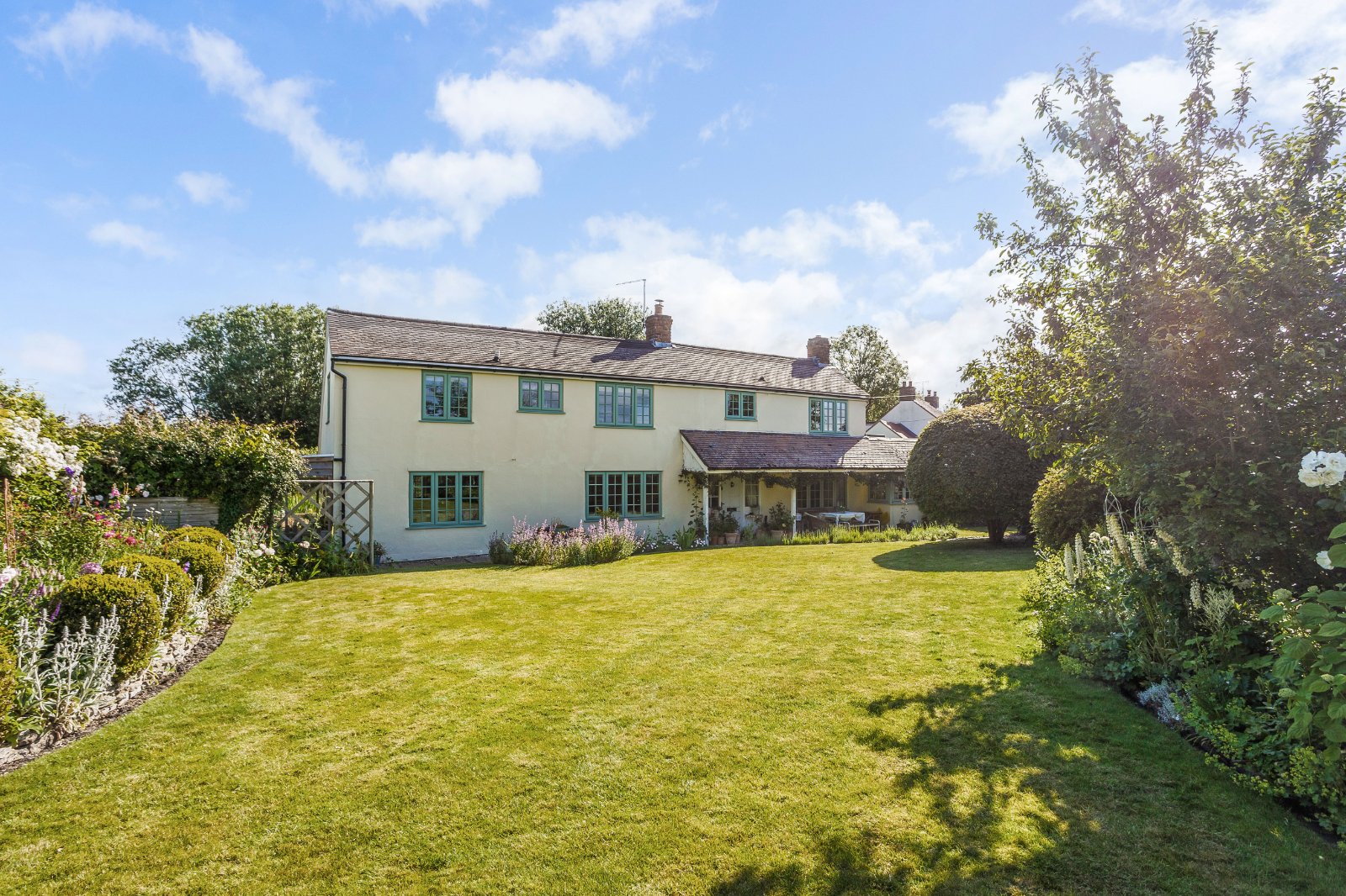5 bedroom detached house for sale 0