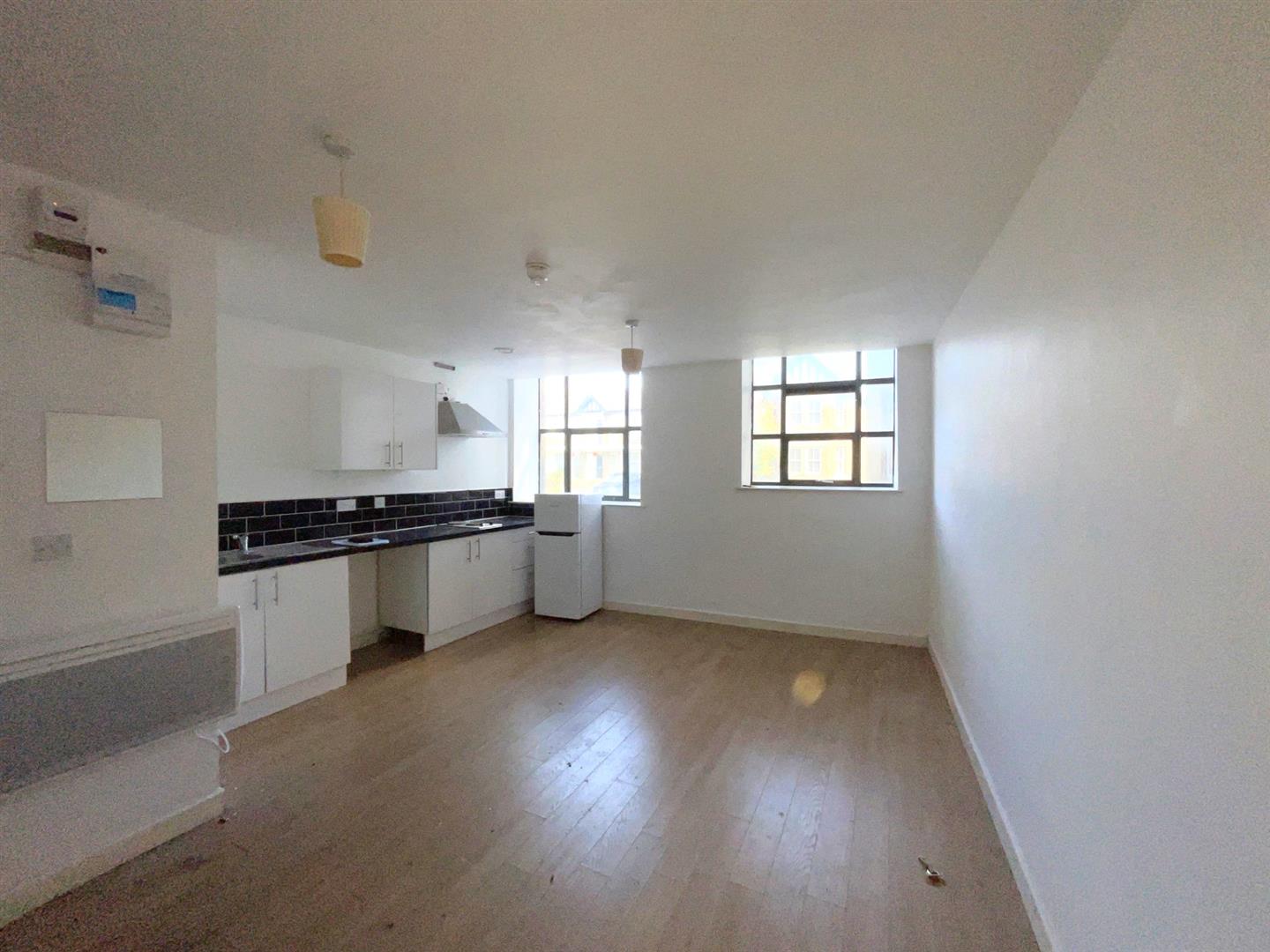 Room 31, 136 Sunbridge Road, Bradford photo 5