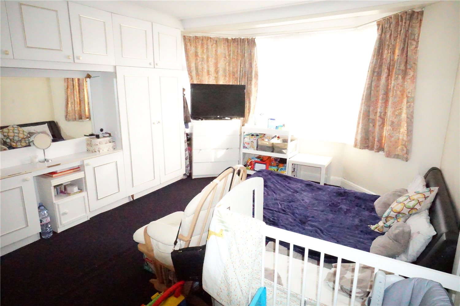 3 Bedrooms Flat to rent in Station Road, Hendon NW4