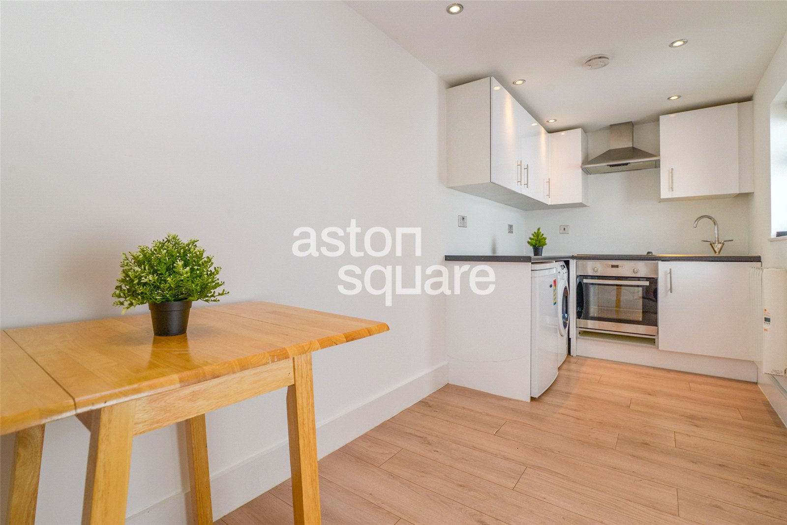 Studio, 29, Boyne Avenue, London photo 5