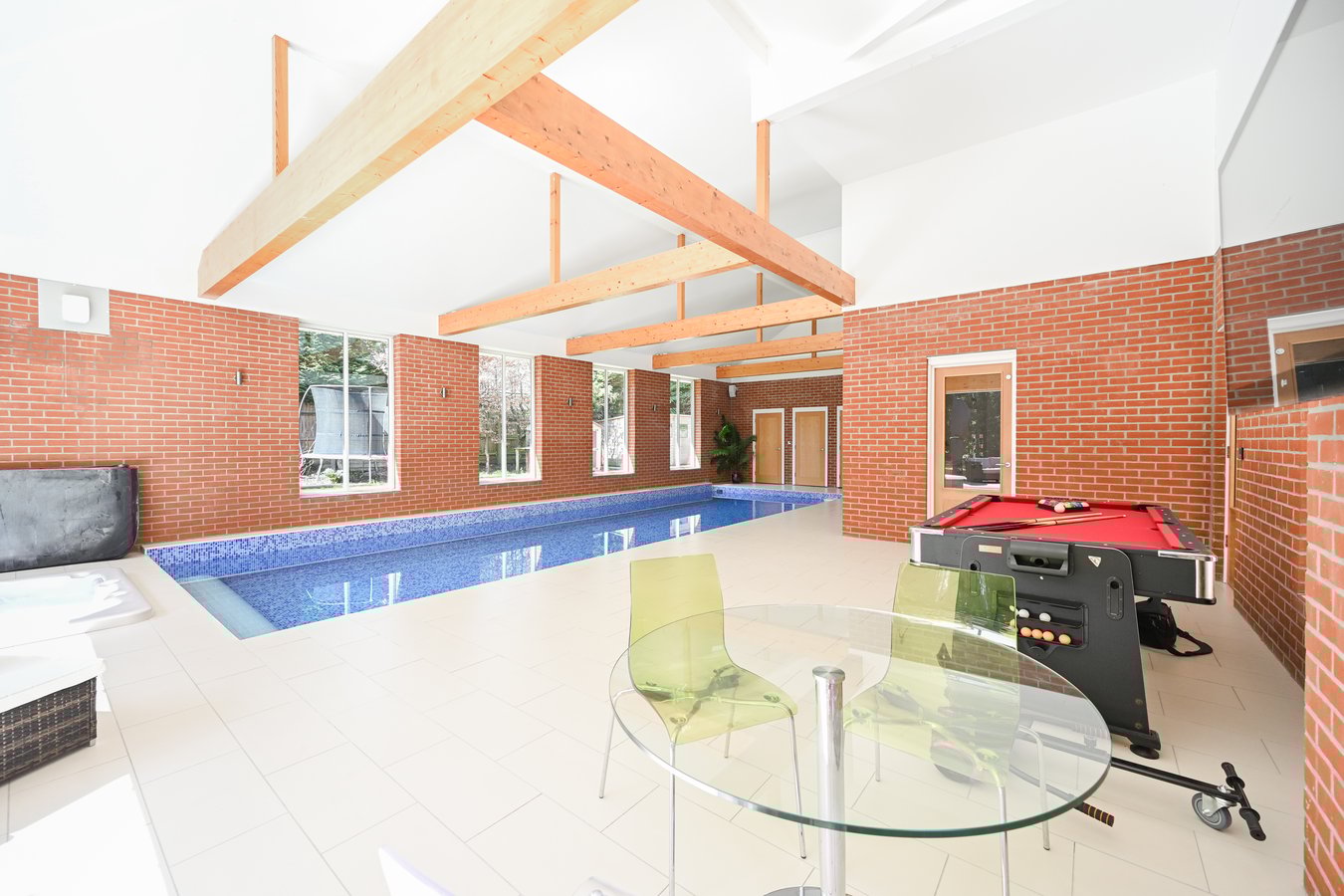 6 bedroom detached house for sale 0