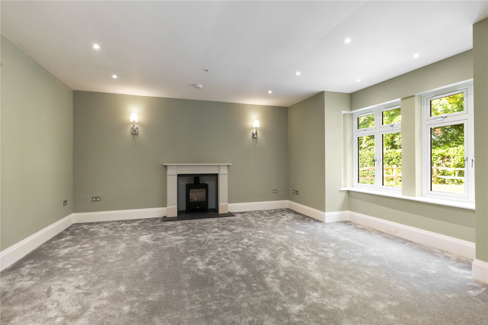 4 bedroom detached house for sale 0