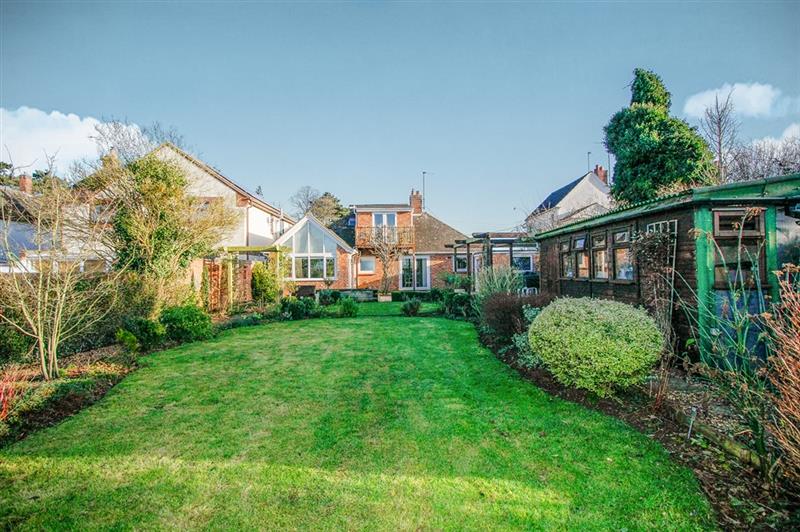 Free property report 31 Chelveston Road, Raunds, NN9 6DA Chimnie