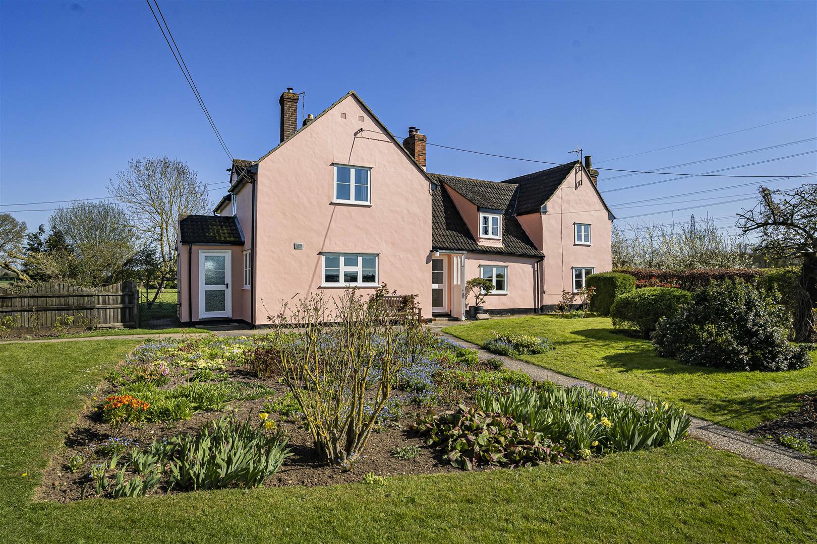 5 bedroom property for sale 0