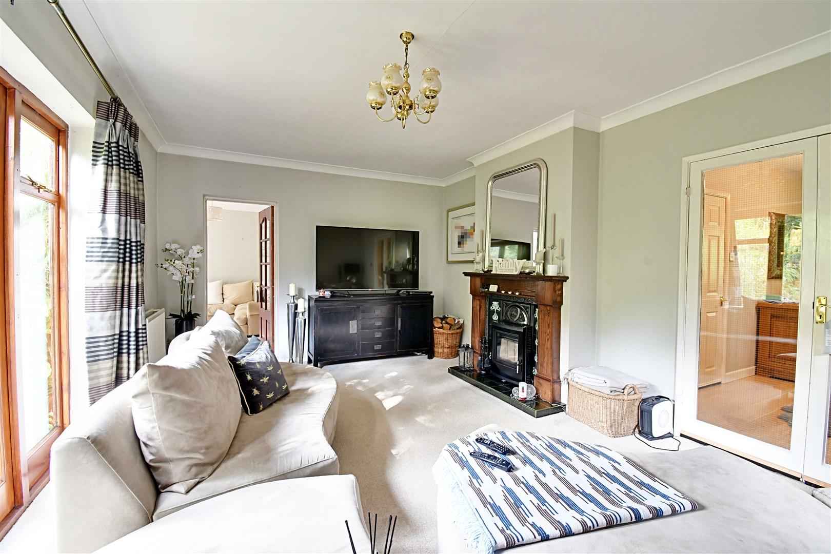 4 bedroom detached house for sale 0