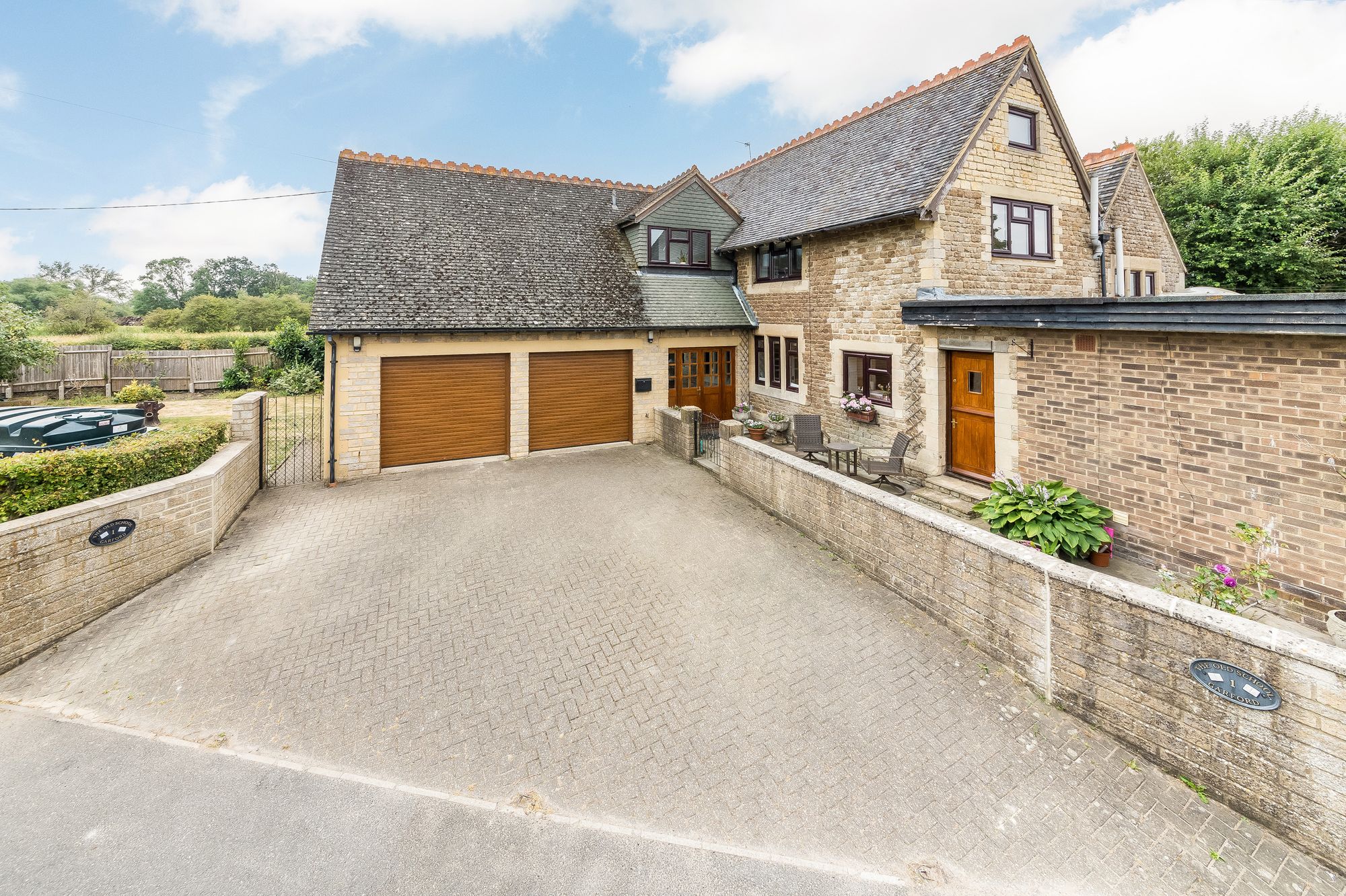 1 The Old School, Garford, Abingdon, OX13 5PG - listing photo