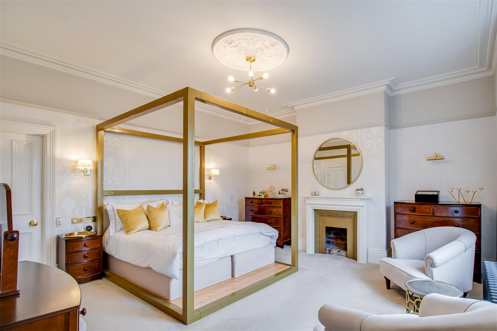 4 bedroom detached house for sale 0