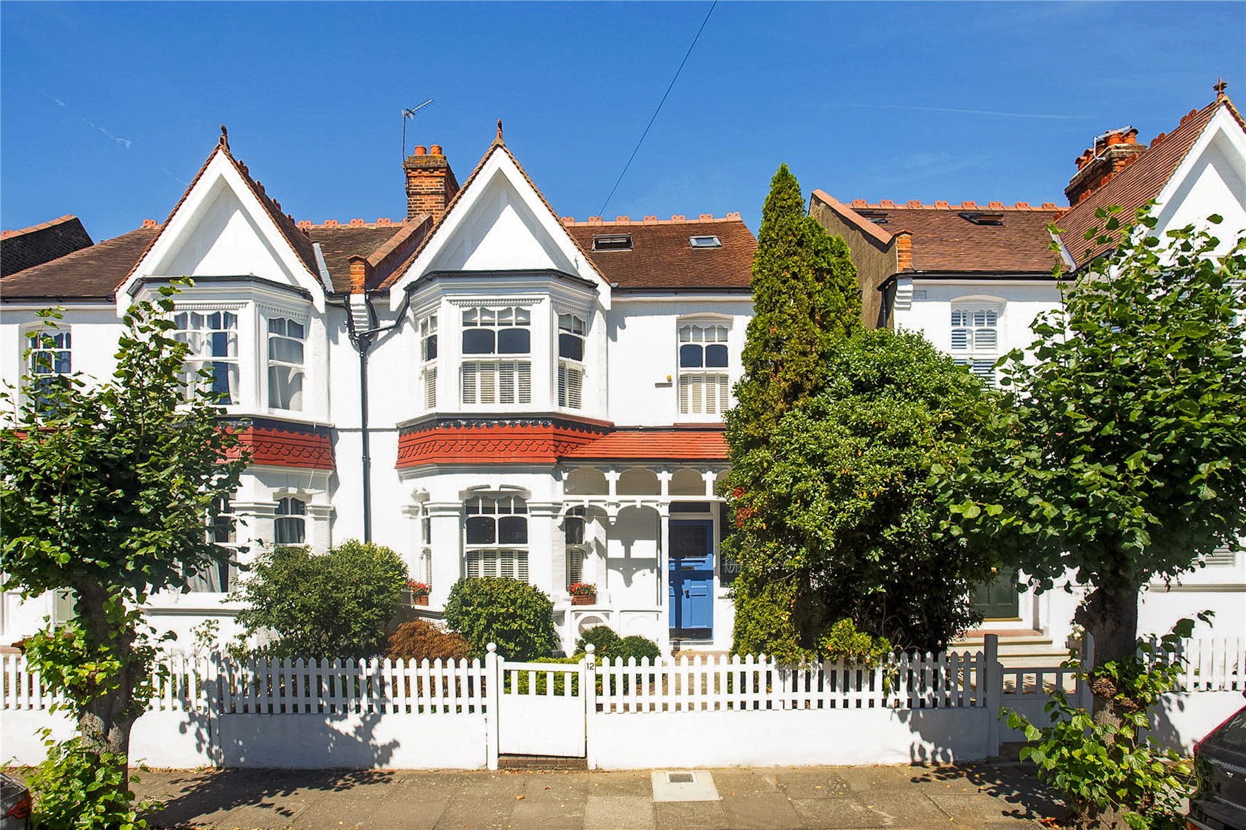 4 bedroom semi-detached house for sale 0