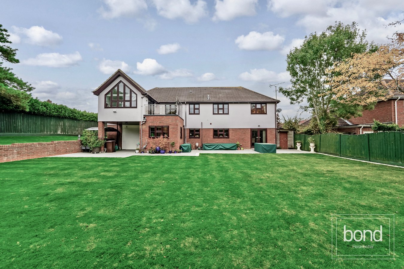 5 bedroom detached house for sale 0