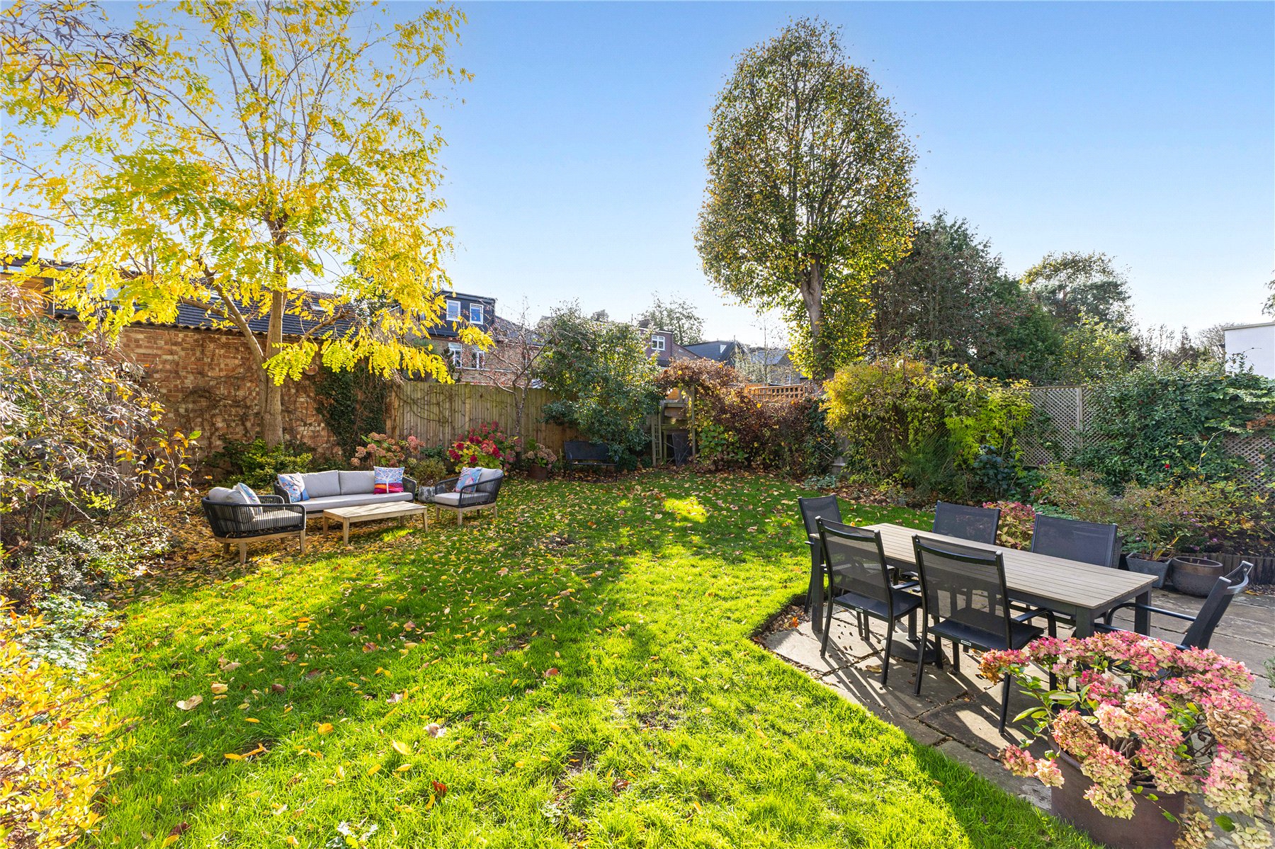 4 bedroom semi-detached house for sale 0