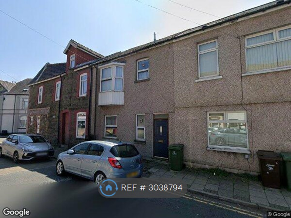 A Commercial St, Senghenydd, Caerphilly photo 2