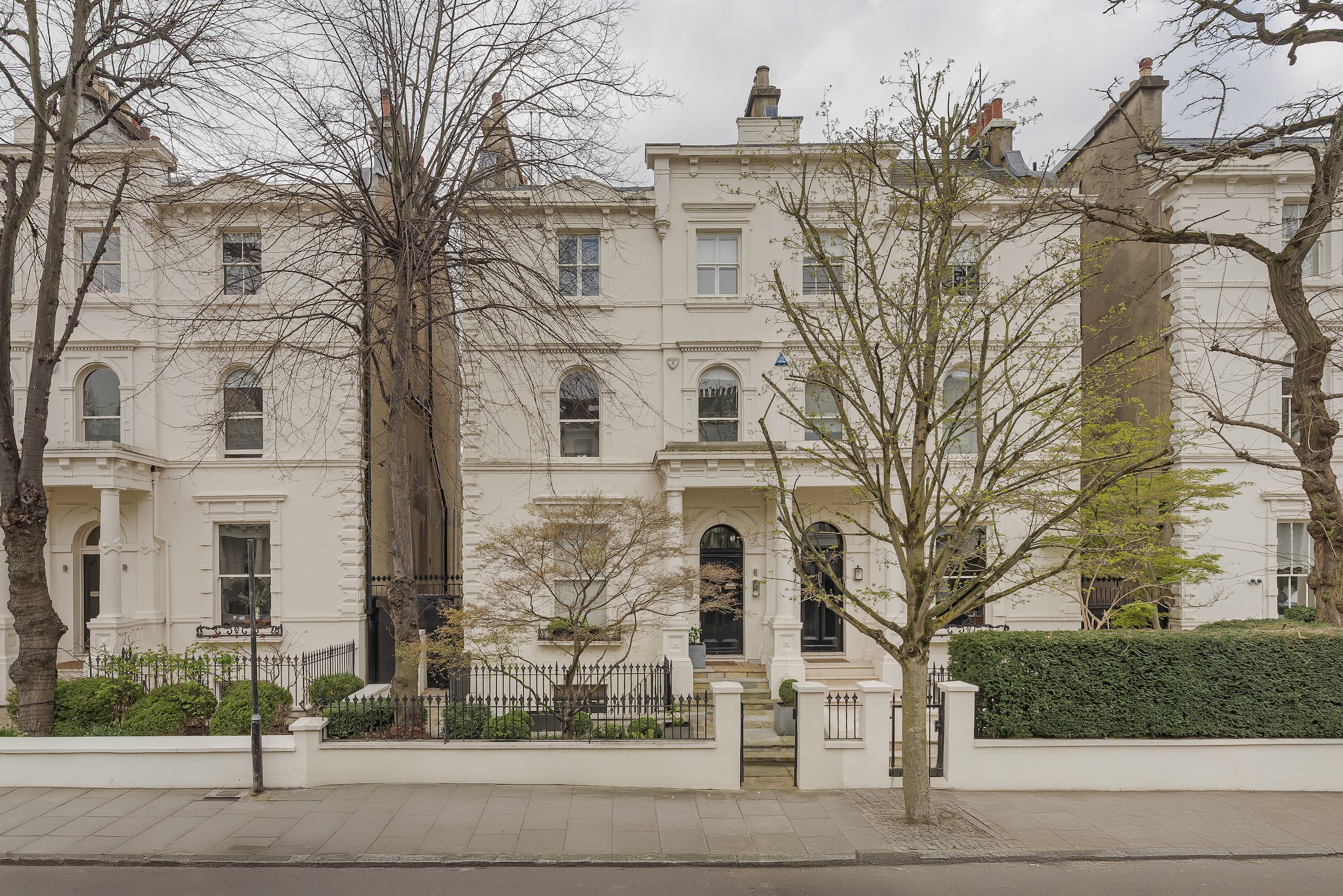 5 bedroom property for sale 0