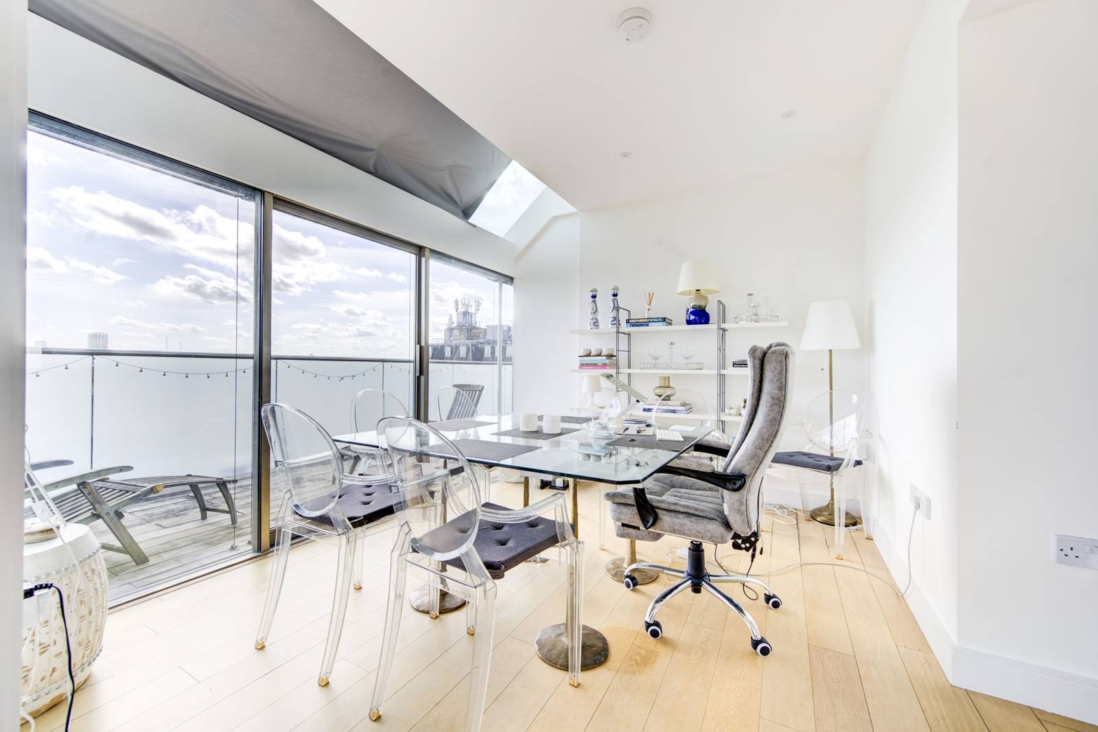 2 bedroom flat for sale 0