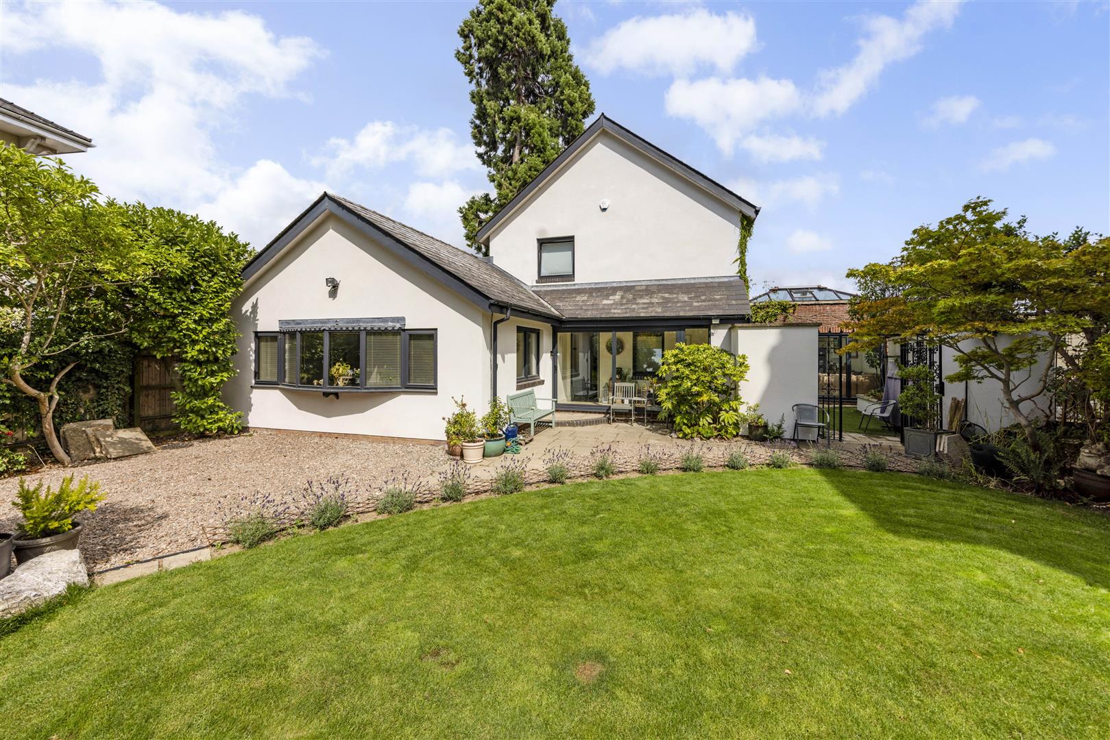 5 bedroom detached house for sale 0