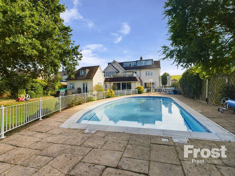 7 bedroom detached house for sale 0