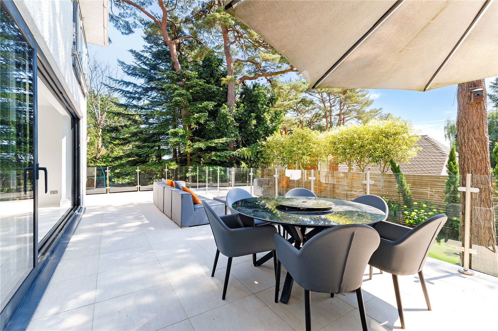 5 bedroom detached house for sale 0