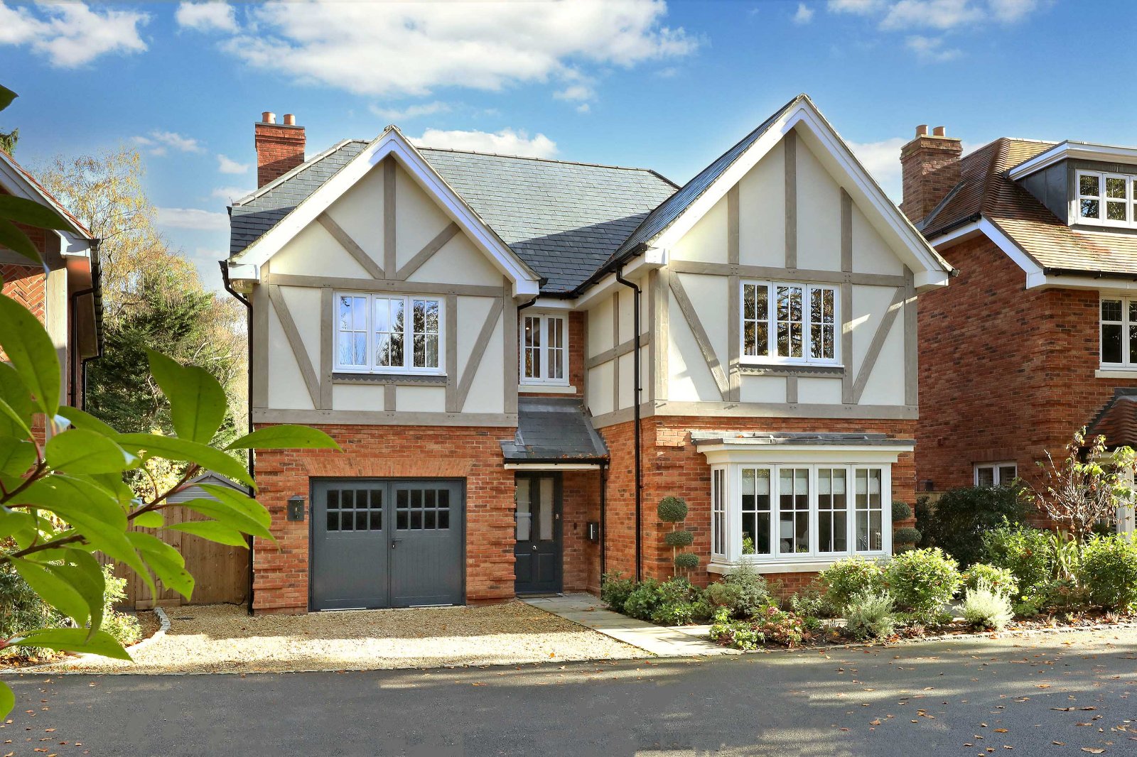 5 bedroom detached house for sale 0