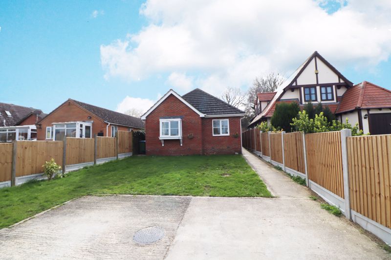 Free property report 64 Oakmead Road, St Osyth, CO16 8NW Chimnie