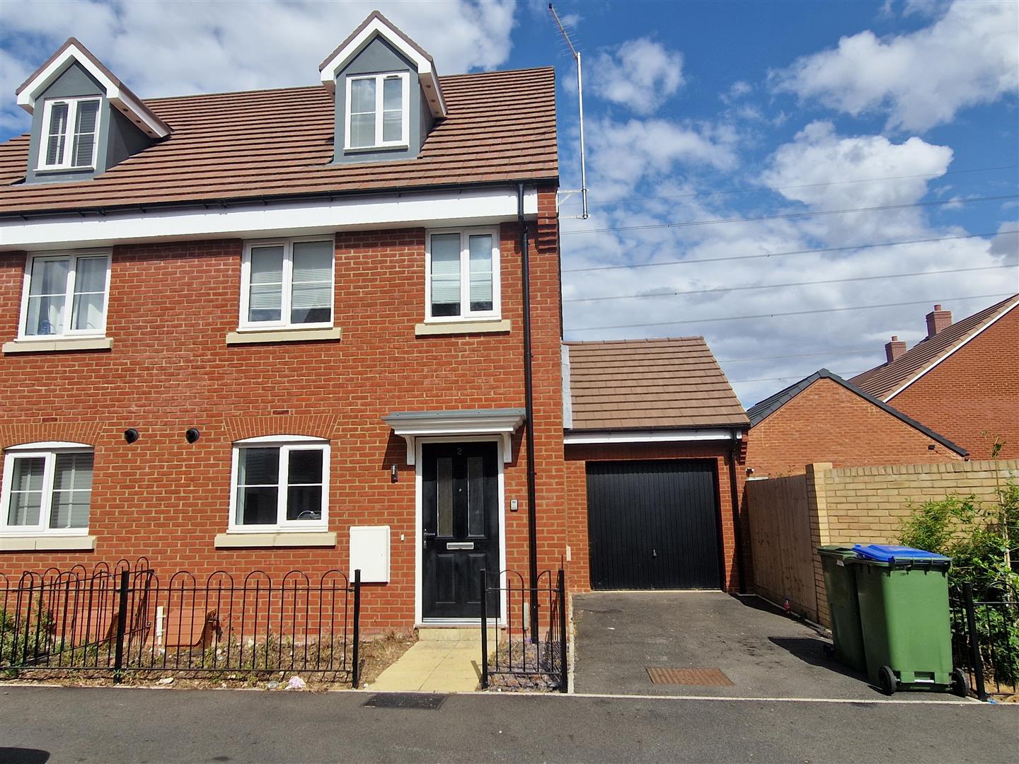 2, Blue Rock Drive, Aylesbury photo 2