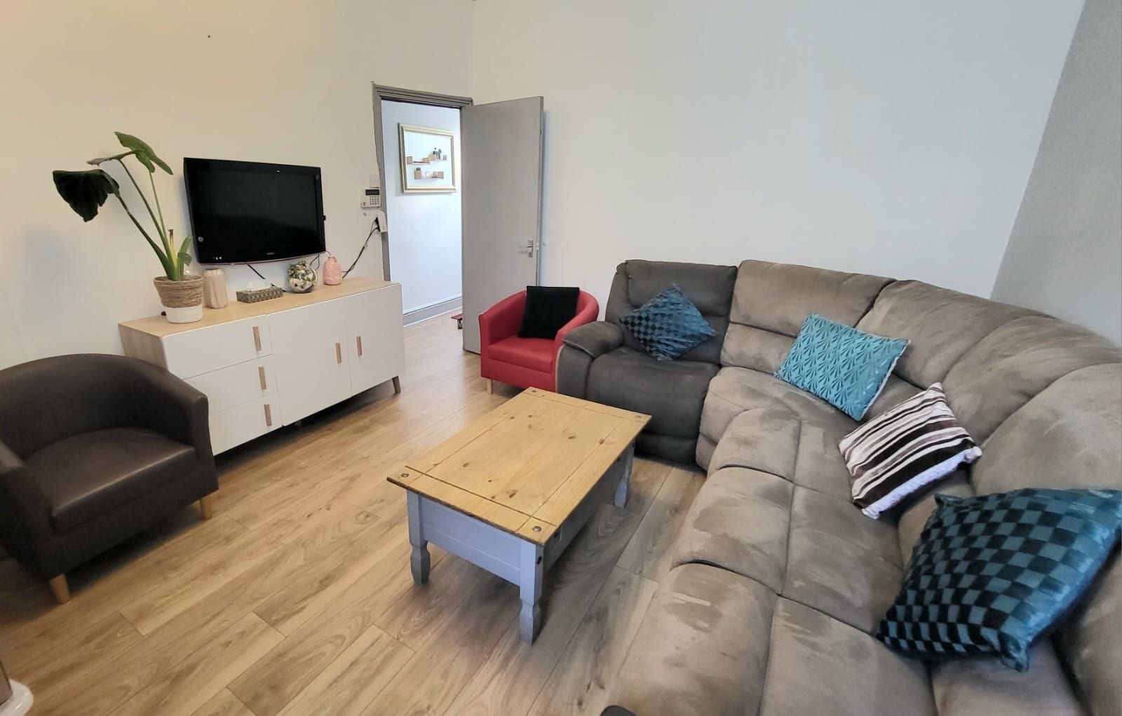 27 Redruth Street, Manchester photo 5