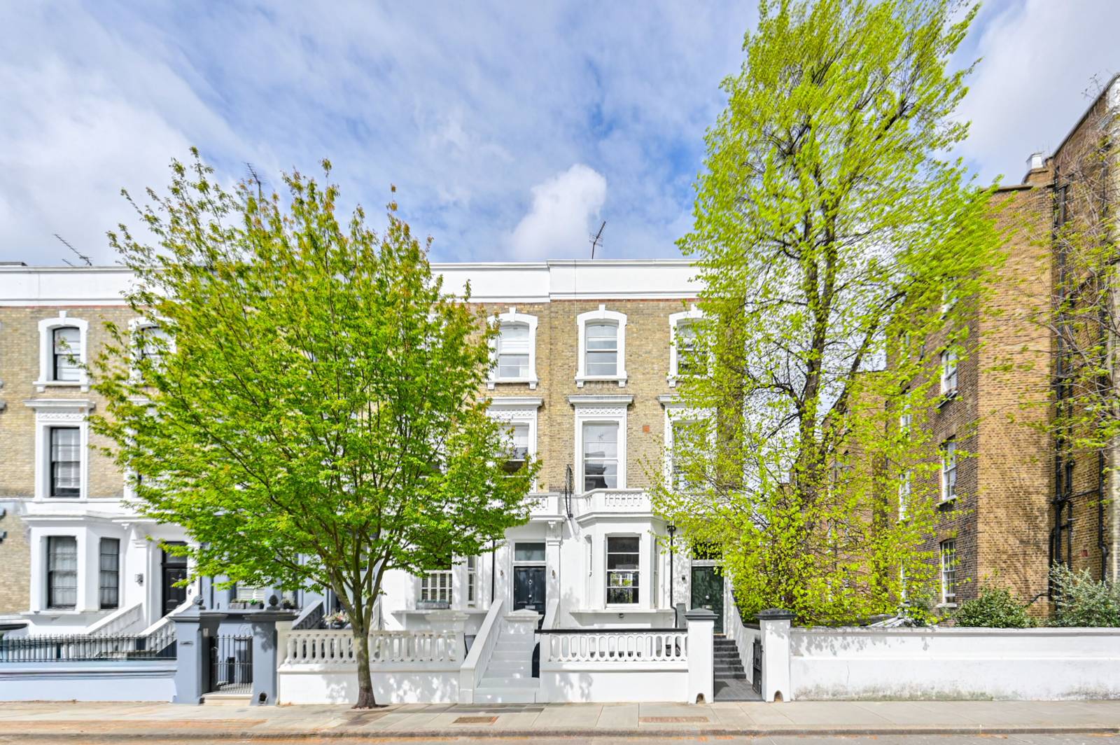 3 bedroom maisonette for sale 0