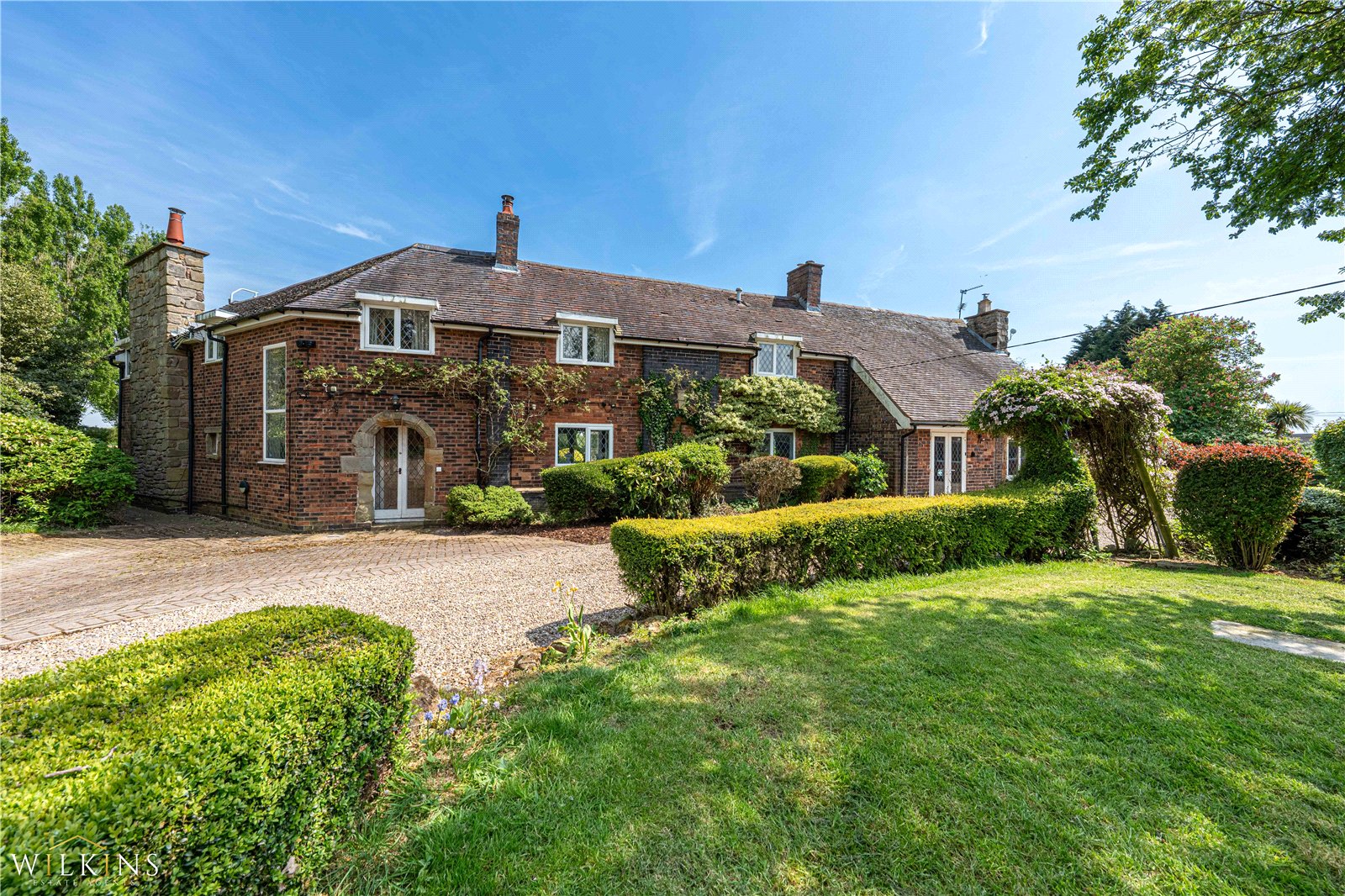 5 bedroom detached house for sale in Carshalton