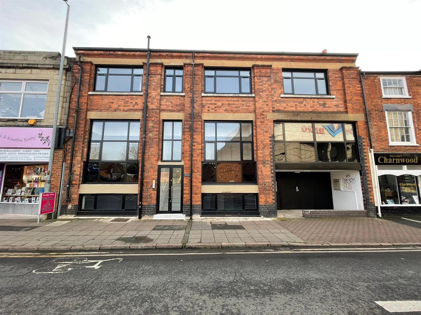 5 bedroom detached house for sale in New Malden