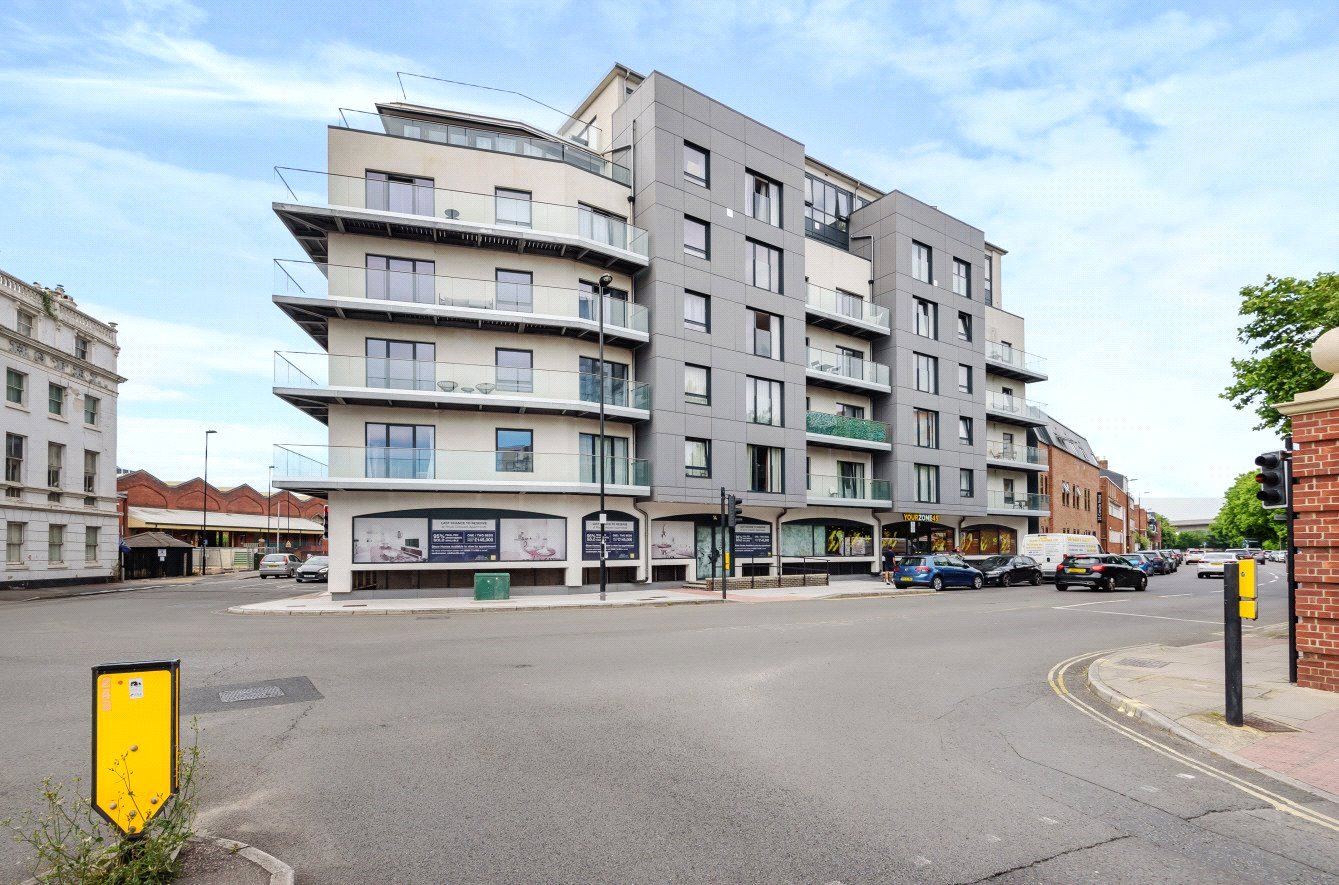 D302, Royal Crescent Apartment, 1, Royal Crescent Road, Hampshire photo 3