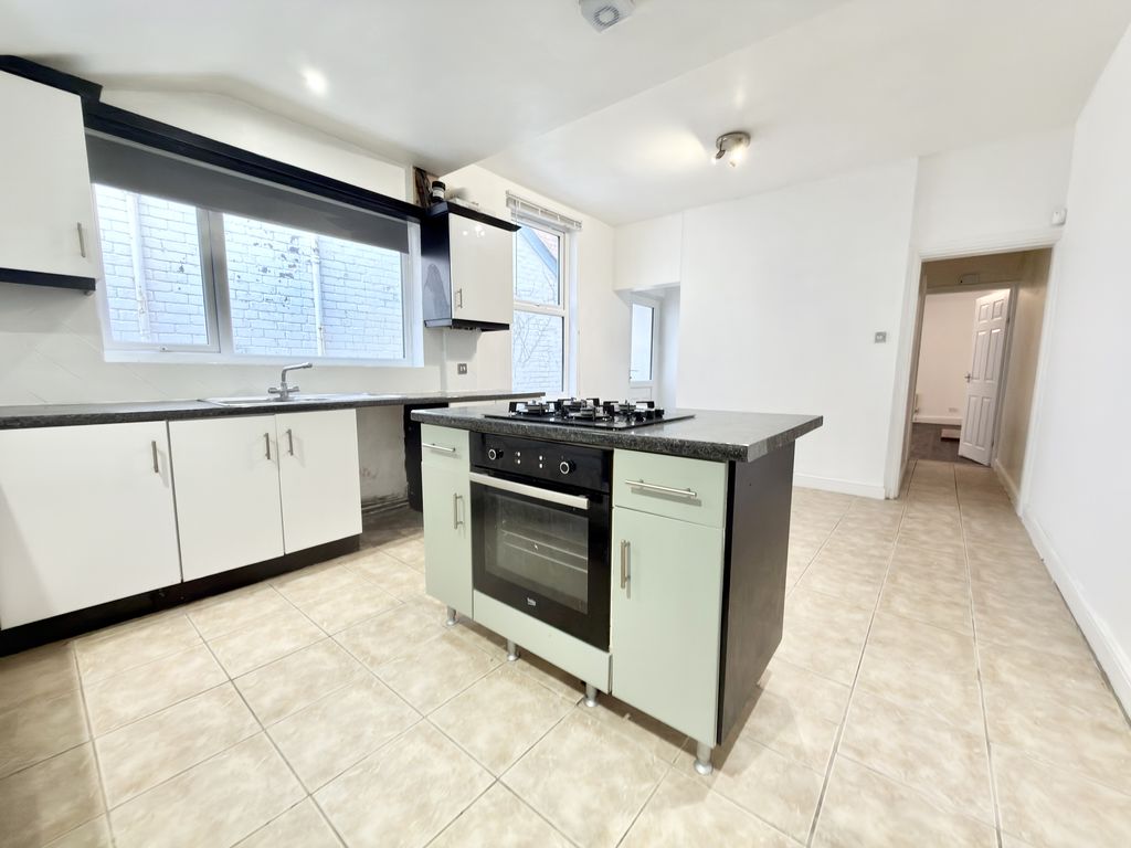 6B, Grimsby Road, Cleethorpes photo 2