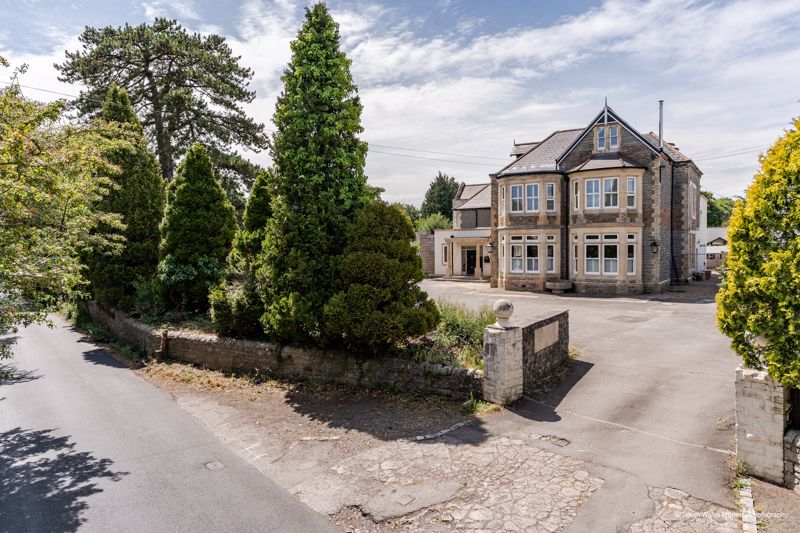 7 bedroom detached house for sale 0