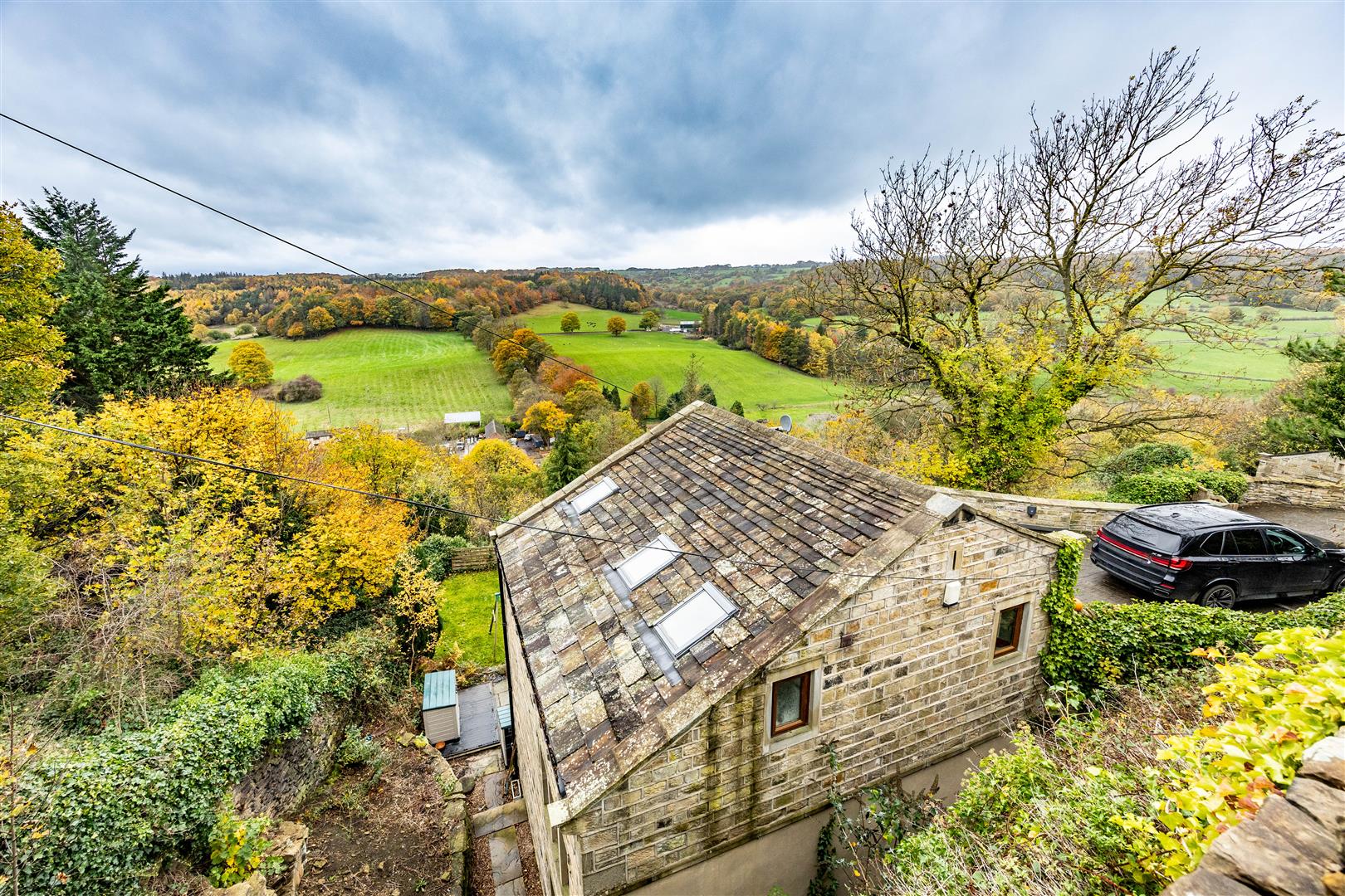 6, Garner Lane, Huddersfield photo 4