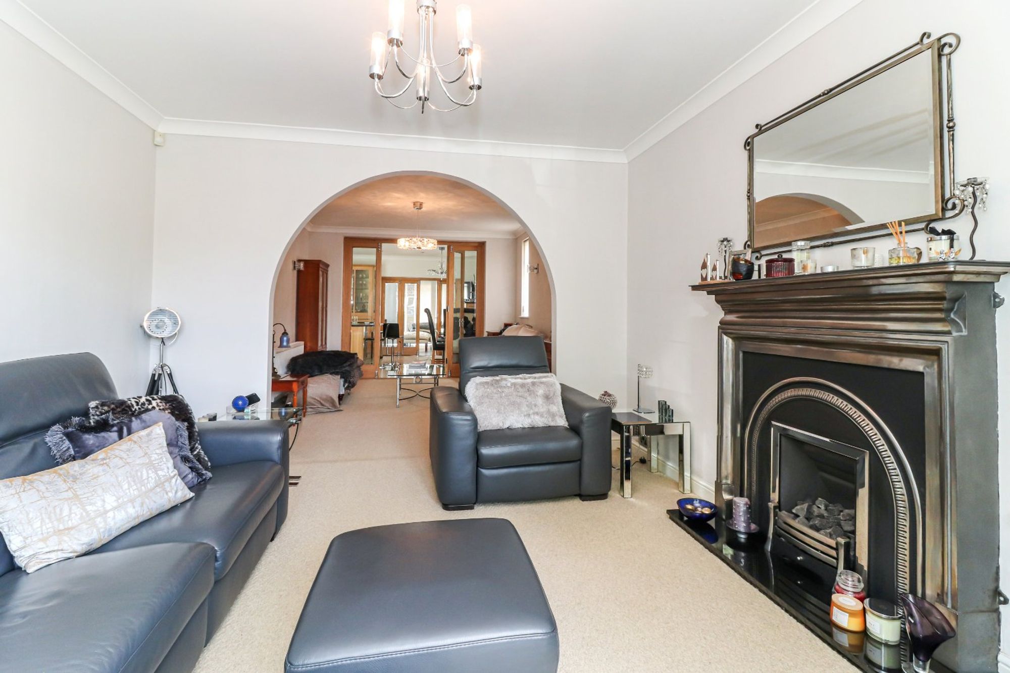 5 bedroom detached house for sale 0