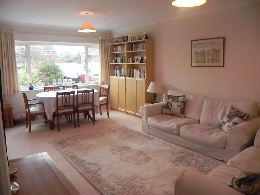 Free property report 1 Huntsman Close, Drakes Broughton, WR10 2BQ Chimnie