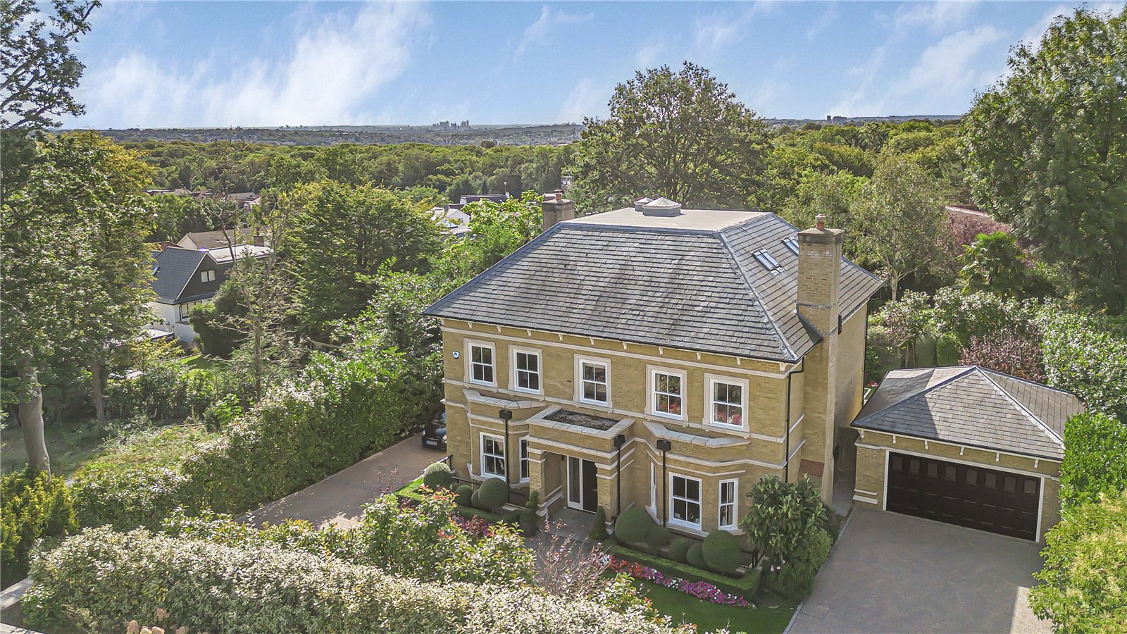 6 bedroom detached house for sale 0