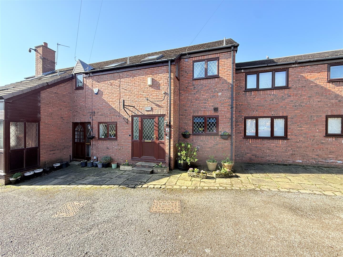 10 Smallshaw Fold, Ashton-under-Lyne, OL6 8YQ - listing photo