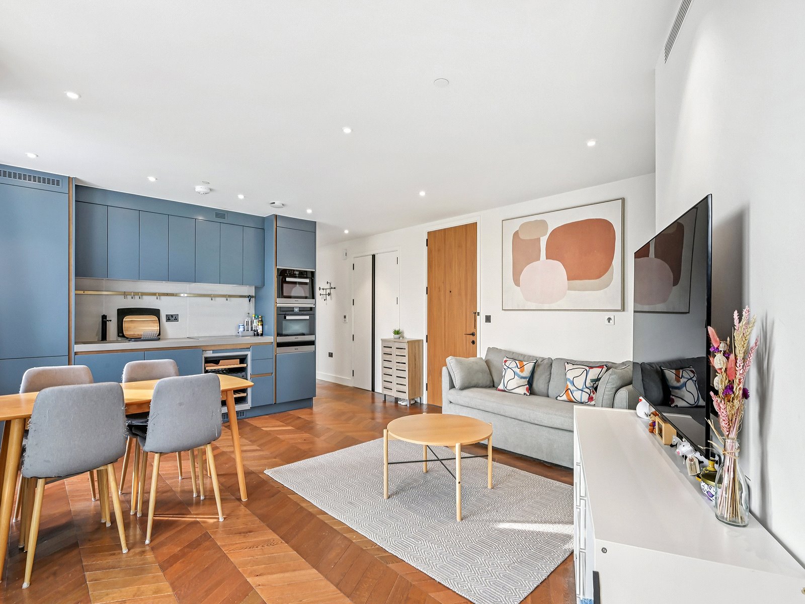 2 bedroom flat for sale 0