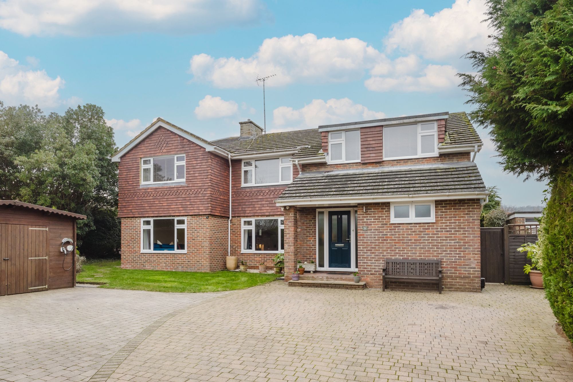 5 bedroom detached house for sale 0
