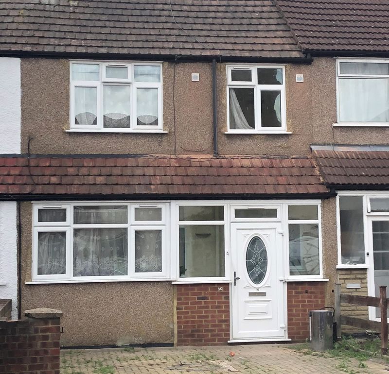 10, Tudor Gardens, Harrow photo 2