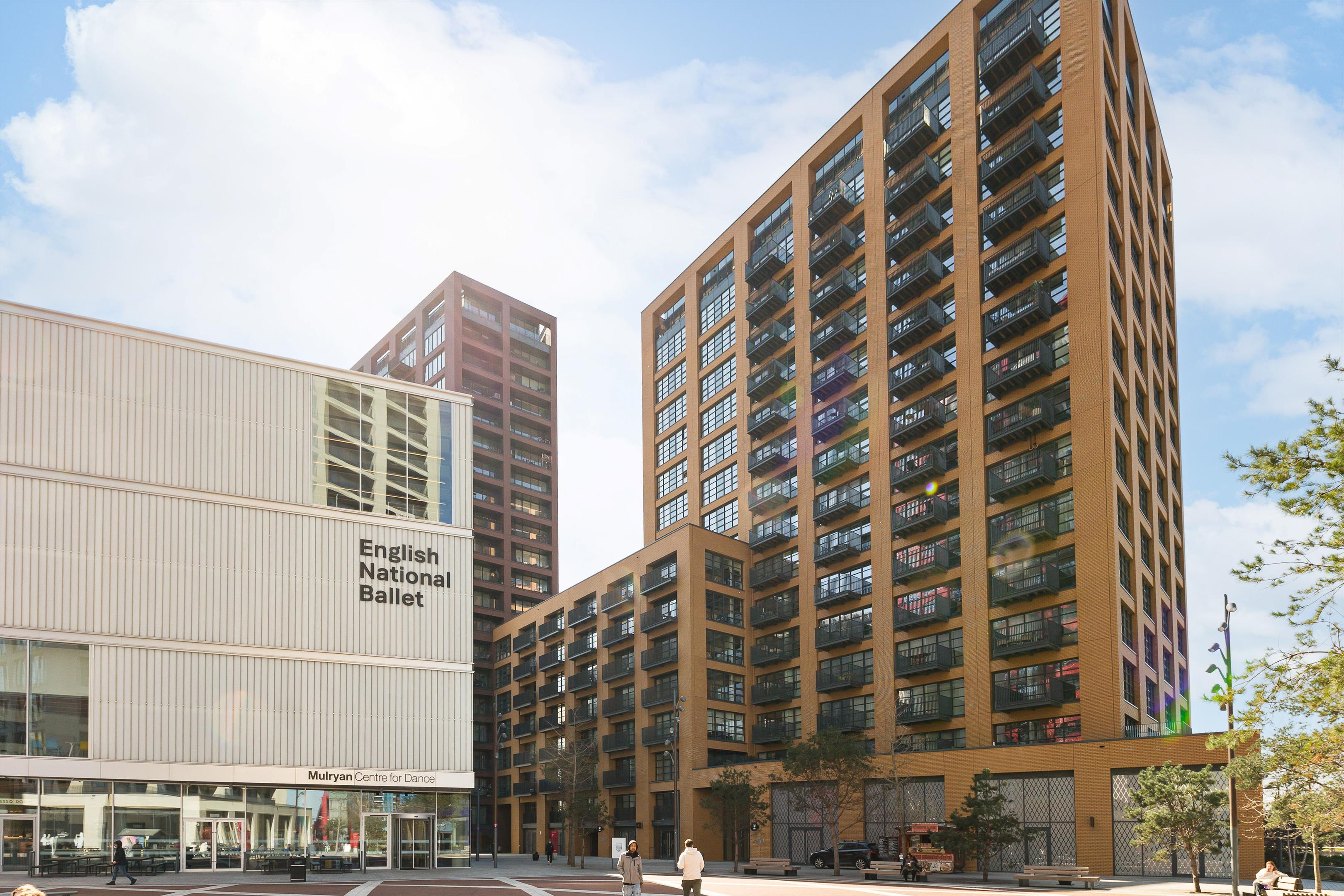 4 bedroom flat for sale 0