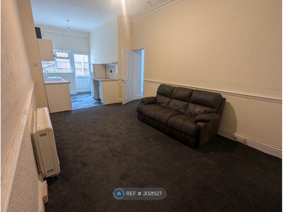 Flat, Reads Avenue, Blackpool photo 2