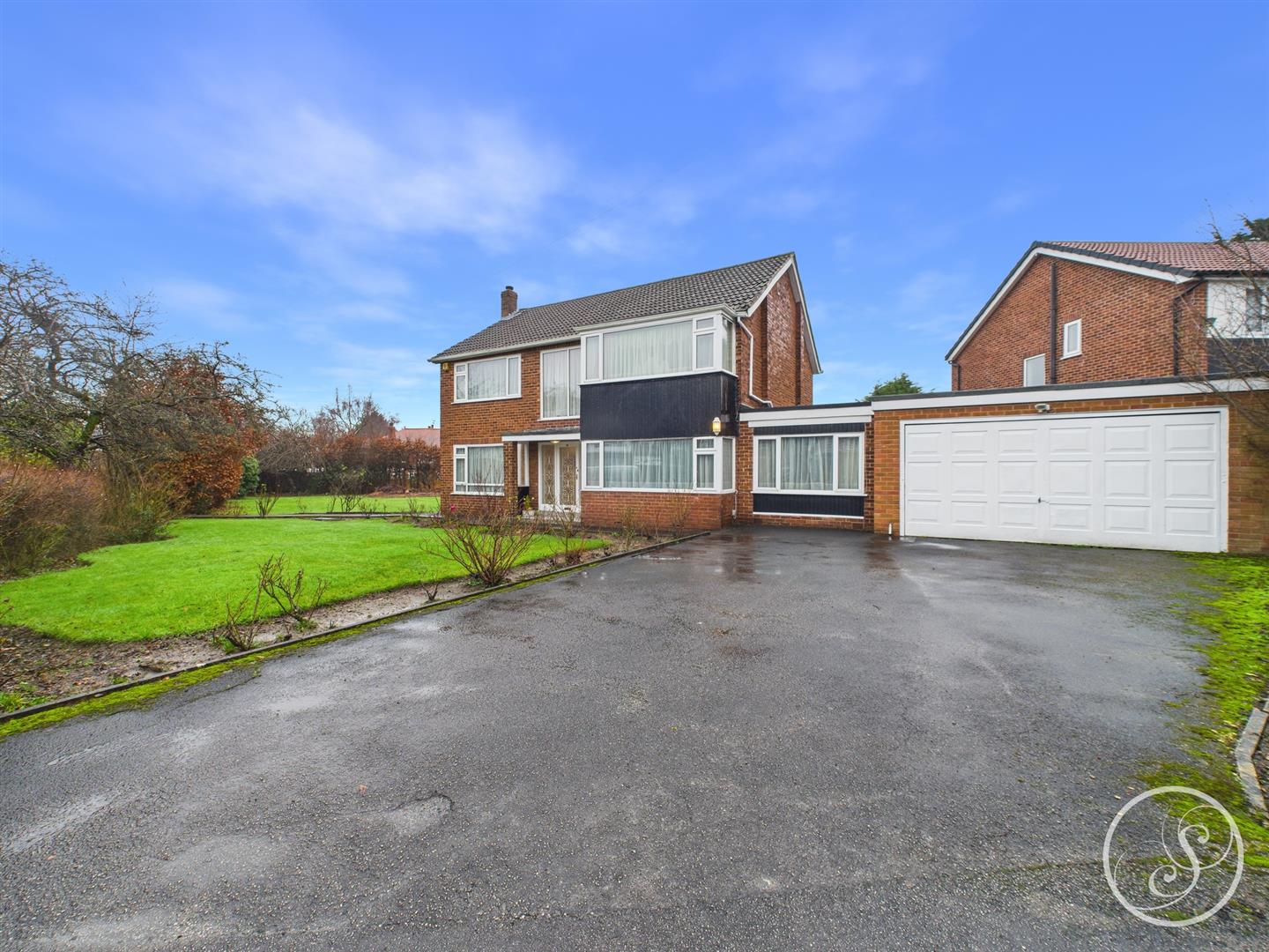 4 bedroom property for sale in Leeds